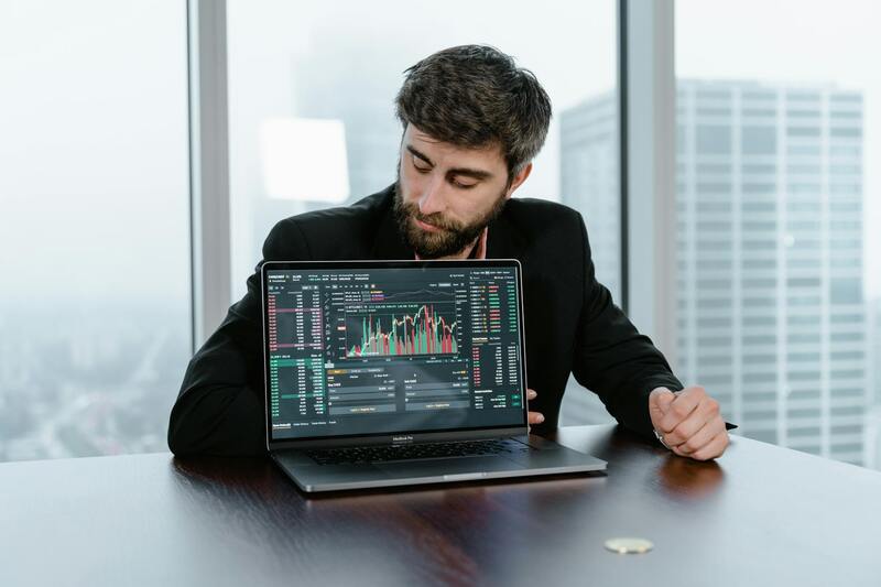 How Do Proprietary Trading Firms Work: An In-Depth Explanation